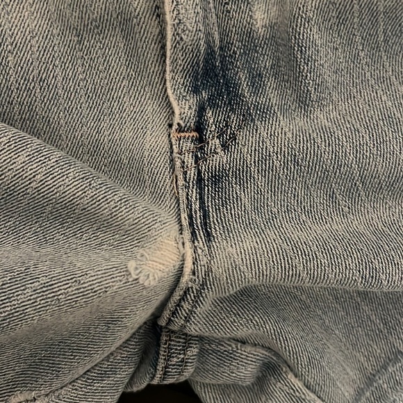 Woman’s Plus Striped Levi’s White Tag Stretchy Distressed Shorts Size 18 - Picture 9 of 12